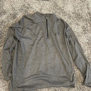 Men’s gray medium half zip
